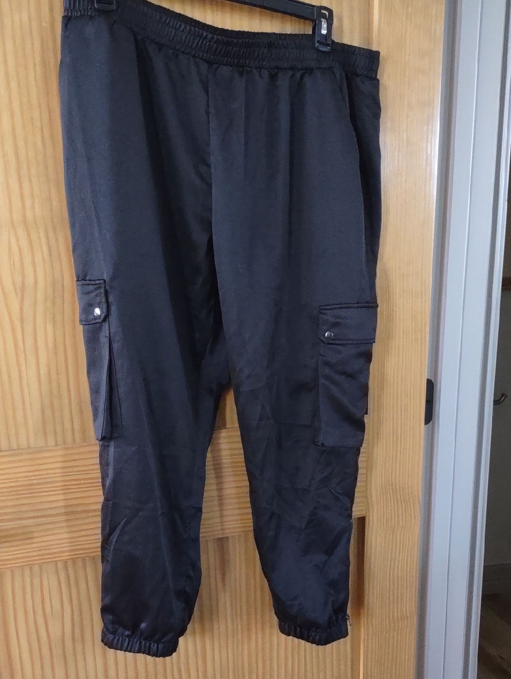 XL Time and Tru Black Satiny Cargo Joggers with Elastic Ankles